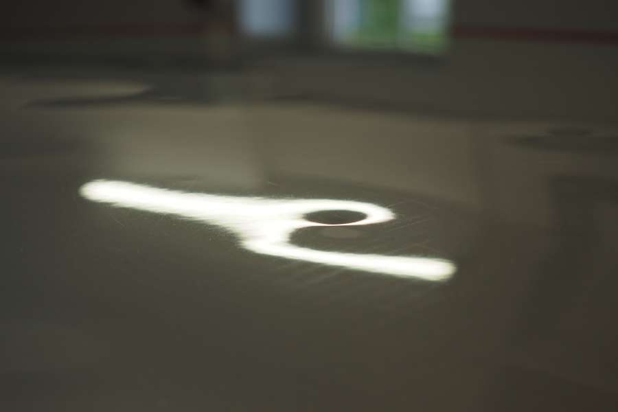 Wgniecenie pod świetlówką